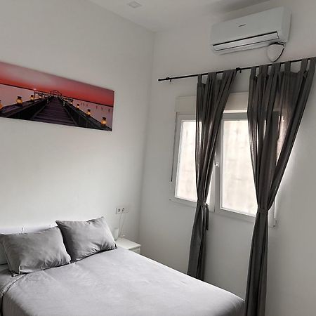 Apartamento En Planta Baja Cerca De La Playa En Бадалона Экстерьер фото